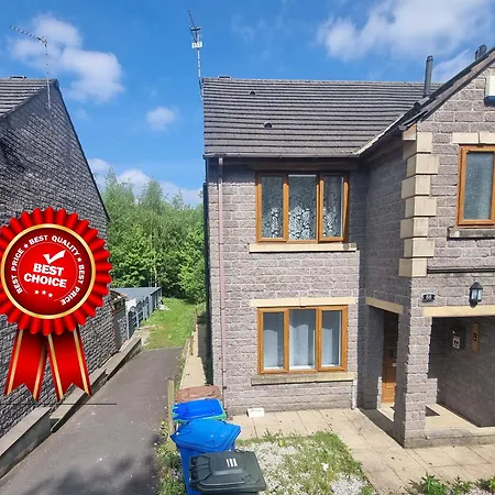 3 Bedroom Spacious Modern Comfortable Home In Rochdale, Work, Relax, Explore Manchester, Oldham, Bury Exterior photo