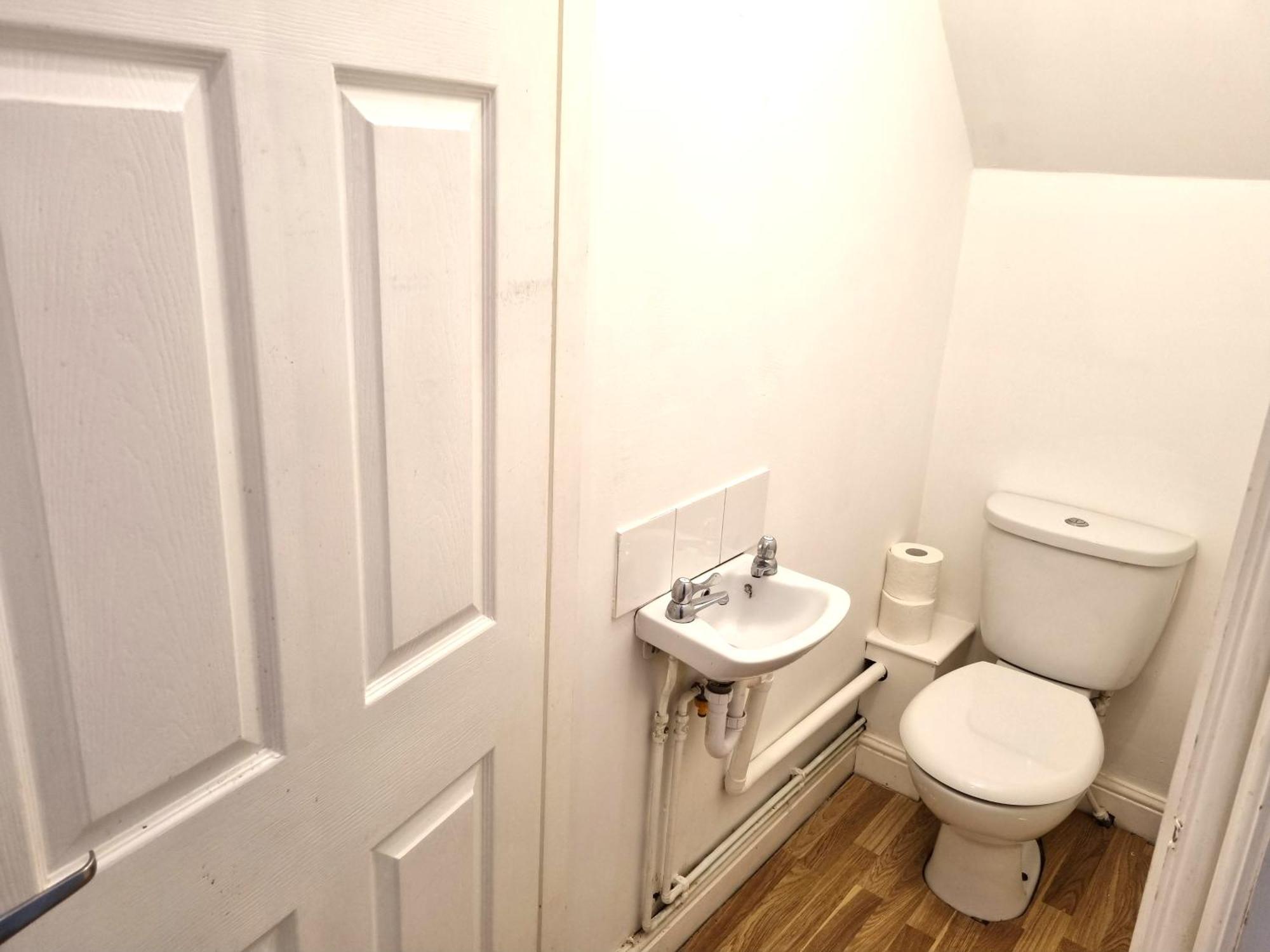 3 Bedroom Spacious Modern Comfortable In Rochdale, Work, Relax, Explore Manchester, Oldham, Bury