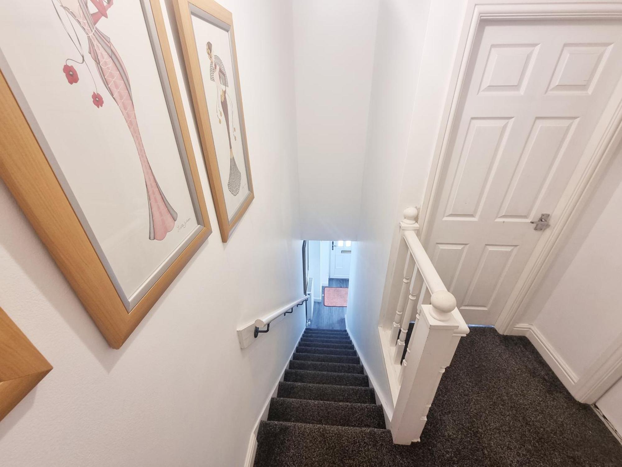 3 Bedroom Spacious Modern Comfortable In Rochdale, Work, Relax, Explore Manchester, Oldham, Bury * Rochdale